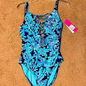 Gorgeous NWT Lilly Pulitzer Lattice swimsuit